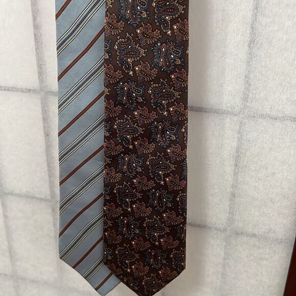 CHRISTIAN DIOR PARIS  ALL  SILK‎ TIES - Picture 4 of 9